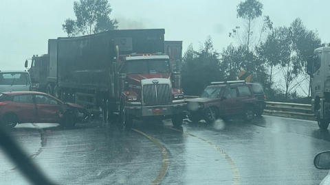 Accidente en la vía  Alóag-Unión del Toachi, el 11 de agosto de 2023.