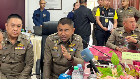 El subdirector de la Policía de Tailandia, Surachate Hakparn (c), detalló el 15 de agosto de 2023 las conclusiones de la investigación por el crimen cometido por el español Daniel Sancho.