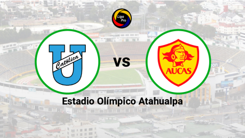 Universidad Católica se enfrenta a Aucas en el estadio Olímpico Atahualpa, el 17 de agosto de 2023.