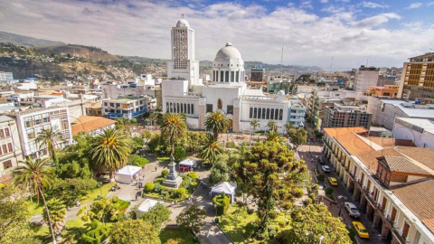 Imagen del Parque Cevallos, de Ambato. Se trata del parque más importante de la ciudad.