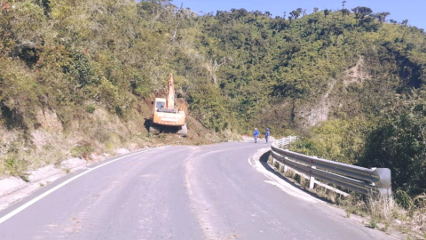 Imagen referencial de la vía Cuicocha - Apuela, en Cotacachi, Imbabura.