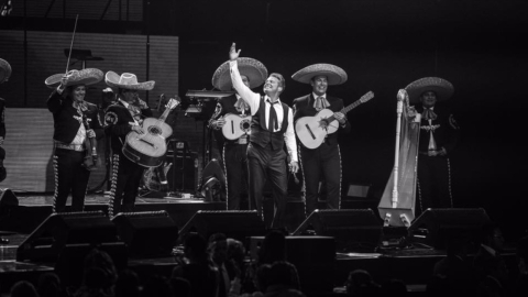 Imagen de archivo. Luis Miguel en concierto. 