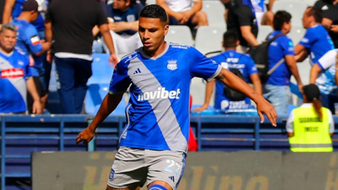 Luis Fernando León, durante el partido de Emelec contra Delfín en el estadio George Capwell, el 27 de agosto de 2023.