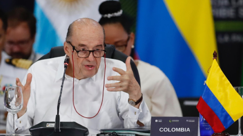 El canciller colombiano Álvaro Leyva Durán habla en la Conferencia Latinoamericana y del Caribe sobre Drogas, en Cali.