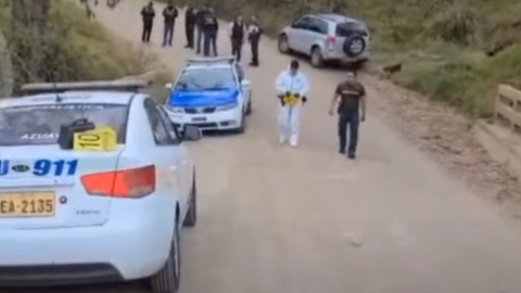 Patrullas de la Policía en la parroquia Sinincay, en Cuenca, el 10 de septiembre de 2023.