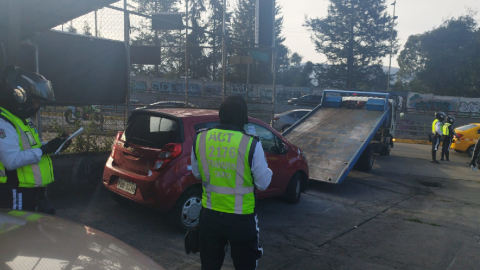 Operativo vehículos mal estacionados estadio Rodrigo Paz el 12 de septiembre del 2023.