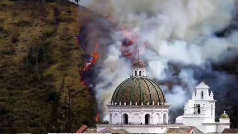 Incendio cerro Auqui, Quito, el 18 de septiembre de 2023.