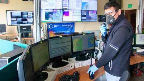 Sala de monitoreo de sismos del Instituto Geofísico en Quito.