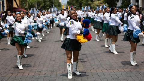 El desfile recorrió las calles céntricas de Guayaquil hasta el Malecón Simón Bolívar.