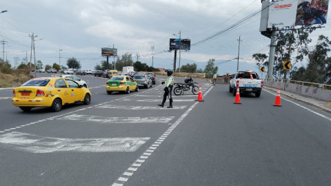 Cierre total en avenida Simón Bolívar por accidente de tránsito, el 6 de octubre de 2023.