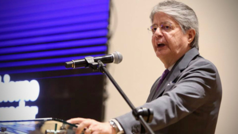 El presidente Guillermo Lasso durante un discurso en la Plataforma Financiera, en Quito. 2 de otubre de 2023.