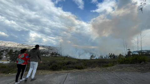 Moradores del sector de Carcelén reportaron un incendio forestal el 9 de octubre de 2023.