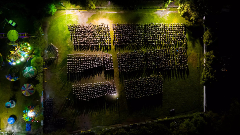 Fotografía divulgada por la presidencia de Nayib Bukele que muestra una vista aérea del despliegue militar en Apopa, El Salvador, el 11 de octubre de 2023.