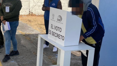 Internos de la cárcel de Cañar votaron en la segunda vuelta presidencial, el 12 de octubre de 2023.