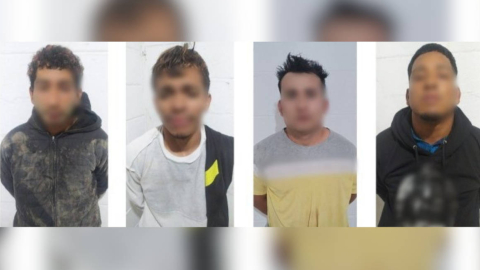 Detenidos por el secuestro de una persona en Quito, el 11 de octubre de 2023. 