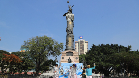 Image referencial de un show artístico en el Parque Centenario de Guayaquil, el 11 de octubre de 2023.