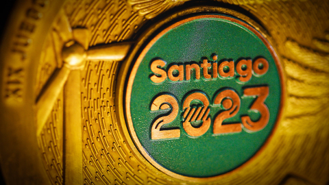 Así son las medallas de oro que se entregarán en los Juegos Panamericanos de Santiago 2023.