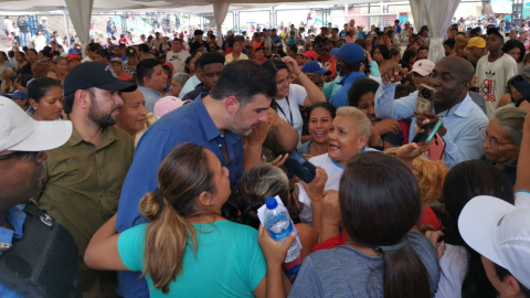 El alcalde de Guayaquil, Aquiles Alvarez, sesión de Concejo Cantonal en la cooperativa Sergio Toral 2. Guayaquil, 26 de octubre de 2023