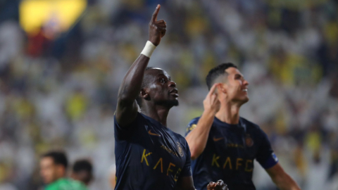 Sadio Mané y Cristiano Ronaldo, del Al-Nassr, festejan un gol el martes 31 de octubre de 2023.