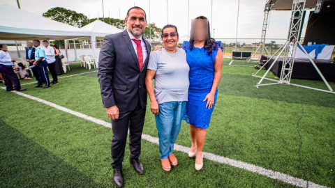 El exalcalde de Durán, Dalton Narváez, sufrió un atentado el 28 de octubre; y su madre, Mariana Mendieta, exalcaldesa de Durán, fue secuestrada días antes, el 5 de octubre de 2023. La foto es de los dos exfuncionarios es de mayo del 2022. 