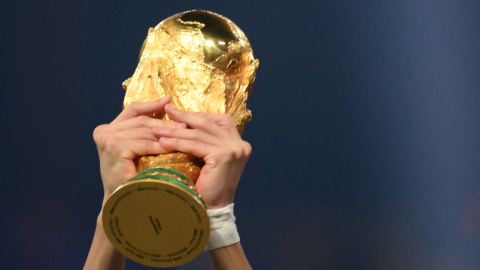 El trofeo de la Copa del Mundo en Qatar 2022.