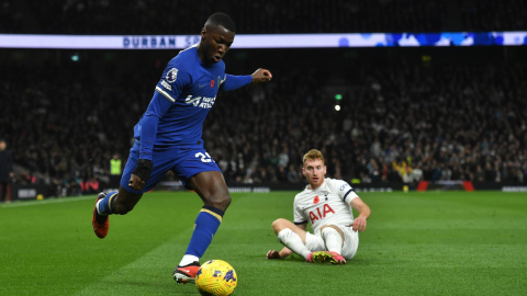 Moisés Caicedo durante la victoria ante Tottenham Hotspur, este 6 de noviembre de 2023.