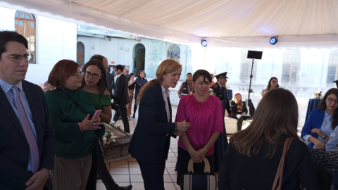 La administradora de la Agencia de Estados Unidos para el Desarrollo Internacional (USAID), Samantha Power, durante un evento en Quito, el 8 de noviembre de 2023.