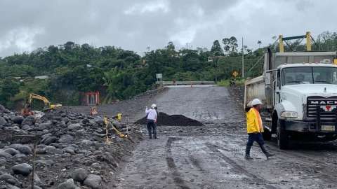 La vía Macas-Puyo, fue habilitada tras la creciente del río Upano, el 10 de noviembre de 2023.