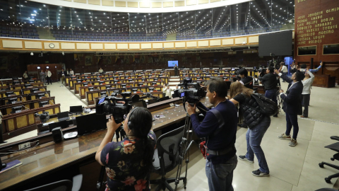 El Pleno de la Asamblea, durante las preparaciones para su sesión inaugural, este 7 de noviembre de 2023.