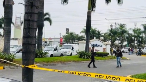 Exteriores de la urbanización en la vía a Salitre, Guayas, donde ocurrió una muerte violenta, el 17 de noviembre de 2023.