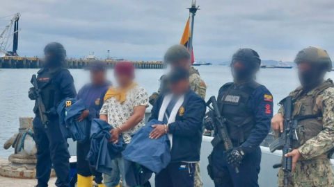 Tres personas fueron detenidas en Manta por presunto tráfico de drogas, el 19 de noviembre de 2023.