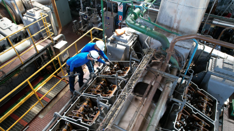 Trabajadores de la Eléctrica Quito realizaron trabajos de mantenimiento en central Gualberto Hernández el 27 de noviembre de 2023.