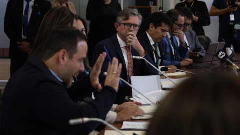 El ministro de Economía, Juan Carlos Vega, en la Asamblea el 4 de diciembre de 2023.