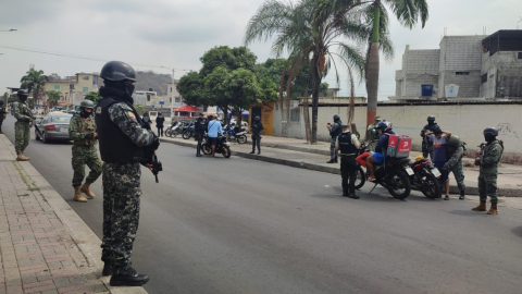 Una fuerza multitarea y un comando militar antiterrorista se desplegaron este 6 de diciembre en Durán, en Guayas, uno de las ciudades más violentas del país.