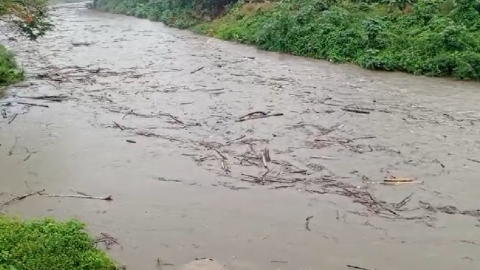 Desbordamiento del río Sucio afectó al poblado de San Jacinto, Muisne, el 6 de diciembre de 2023.