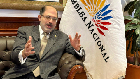 El presidente de la Asamblea, Henry Kronfle, en entrevista con PRIMICIAS.