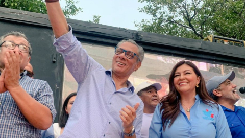 Imagen referencial del exvicepresidente Jorge Glas, en un agasajo, junto a la legisladora de la RC, Sofía Espín. 