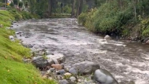 El río Tomebamba, en el centro de Cuenca.