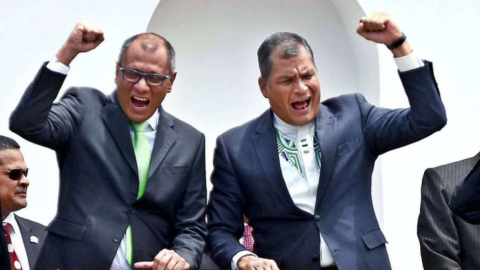 Jorge Glas (i), junto al exvicepresidente Rafael Correa.