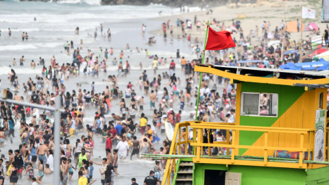 Personas en Carnaval, en Manta, en febrero de 2023.