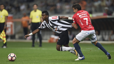 Juan Cazares, durante un partido de Copa Libertadores con Atlético Mineiro, el 9 de agosto de 2017.