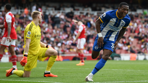 Pervis Estupiñán celebra su gol ante el Arsenal, en Premier League, el 14 de mayo de 2023.