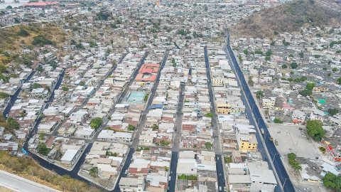 El Municipio de Durán ejecuta trabajos de pavimentación al sur del cantón. 