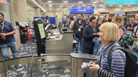 Pasajeros en el Aeropuerto Internacional Mariscal Sucre de Quito, en noviembre de 2023.