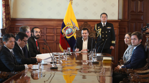 El presidente Daniel Noboa en una reunión en Carondelet el 26 de diciembre de 2023.