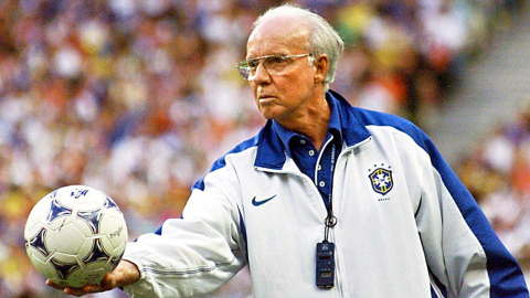 Mario Zagallo en el partido entre Brasil y Francia, 12 de julio de 1998.