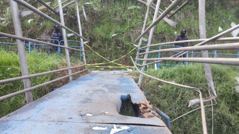 El puente peatonal Monjas sobre la autopista General Rumiñahui está cerrado este martes 9 de enero de 2024.