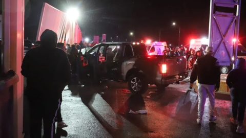 Una camioneta atropelló a varios hinchas a las afueras de un estadio en Torreón, México, el 21 de enero de 2024.