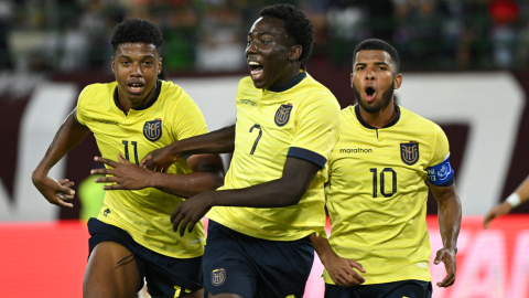 Los jugadores de Ecuador festejan un gol ante Venezuela en el Preolímpico, el 23 de enero de 2024.