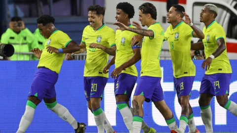 Los jugadores brasileños festejan un gol ante Colombia en el Preolímpico, el 26 de enero de 2024. 